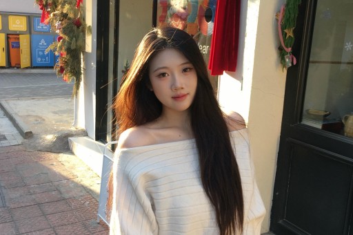 娱乐圈爆红真相揭秘：字母女星讨好网红王安宇插足刘学义升咖搭上杨幂朱正廷新恋情被曝光